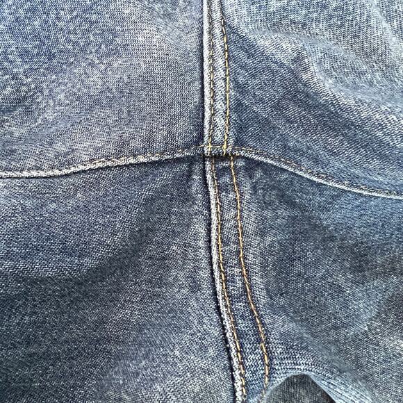 Good American Light Blue Boot Cut Jeans - Picture 7 of 11